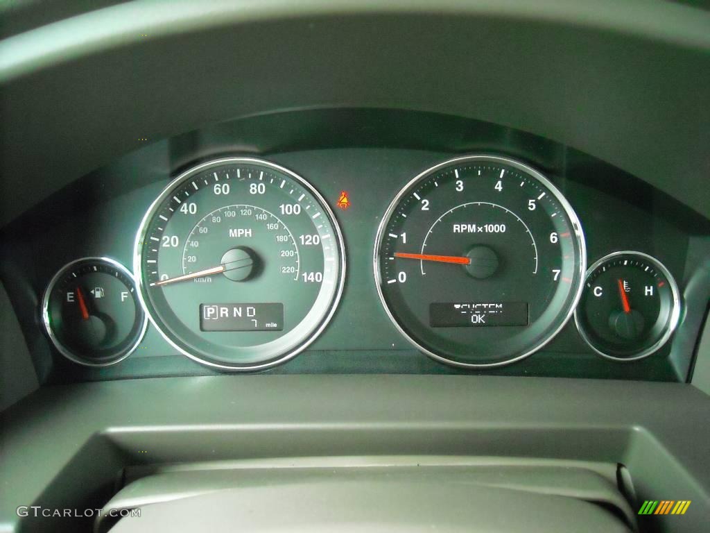 2009 Commander Sport - Stone White / Khaki photo #27