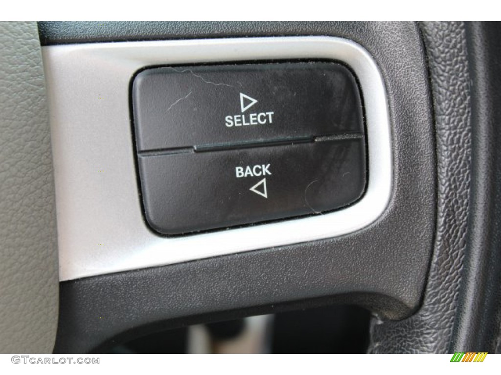 2010 Ram 1500 SLT Crew Cab - Brilliant Black Crystal Pearl / Dark Slate Gray photo #14