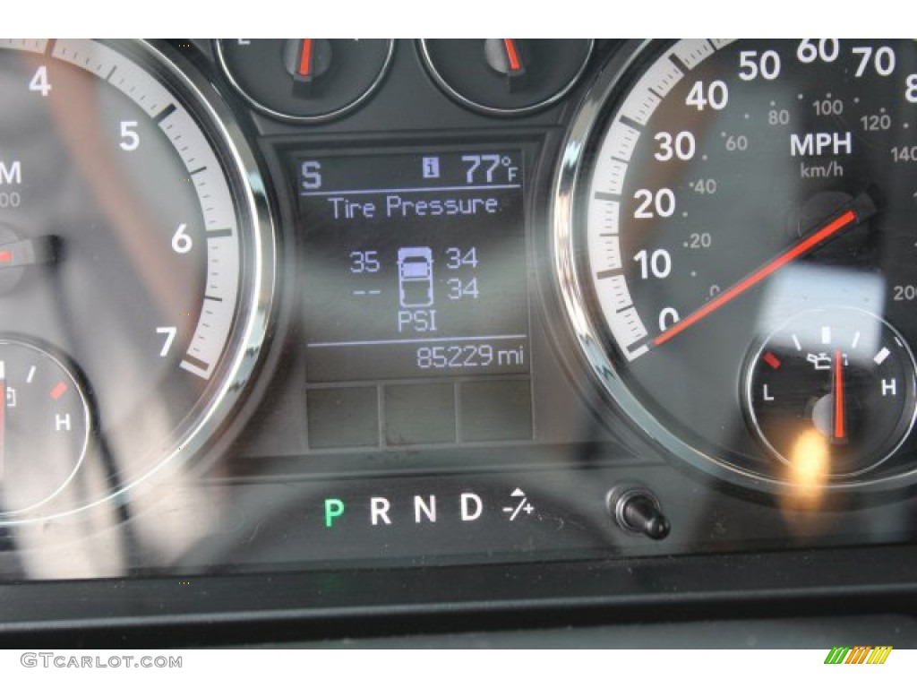 2010 Ram 1500 SLT Crew Cab - Brilliant Black Crystal Pearl / Dark Slate Gray photo #16