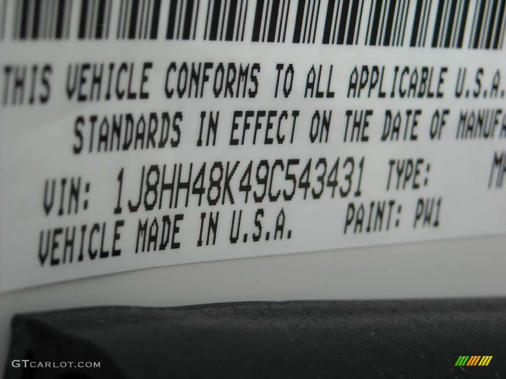 2009 Commander Sport - Stone White / Khaki photo #34