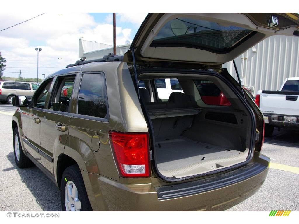 2009 Grand Cherokee Laredo - Olive Green Metallic / Medium Khaki/Dark Khaki photo #16