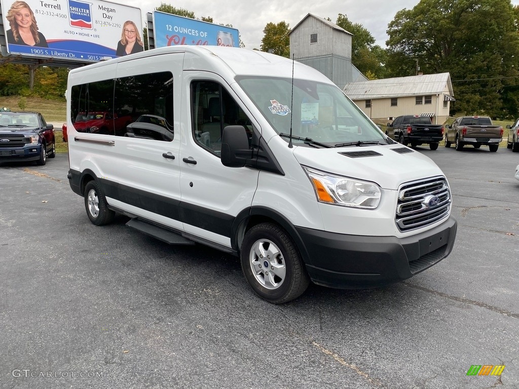 2019 Ford Transit Passenger Wagon XLT 350 MR Long Exterior Photos