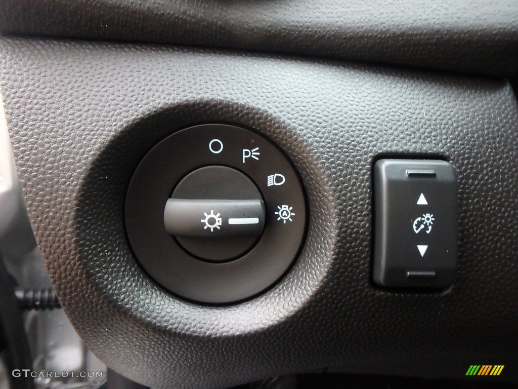 2019 Ford Fiesta SE Hatchback Controls Photo #135651220