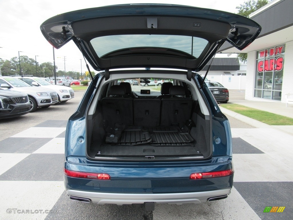 2019 Audi Q7 55 Prestige quattro Trunk Photo #135651273