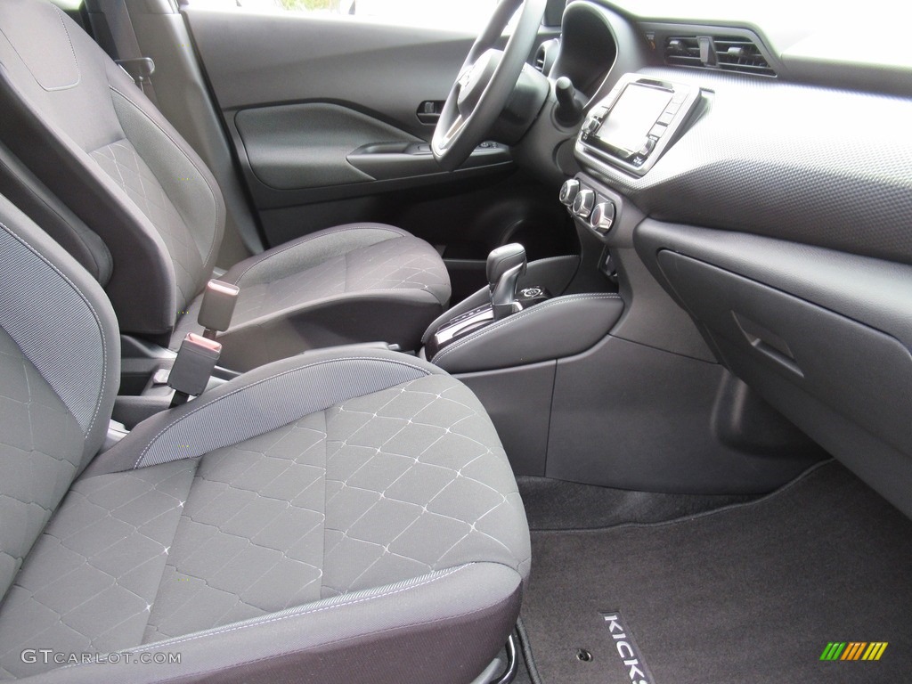 2019 Nissan Kicks S Front Seat Photo #135651901