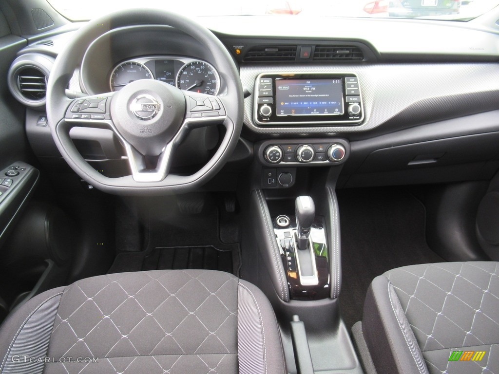 2019 Nissan Kicks S Dashboard Photos