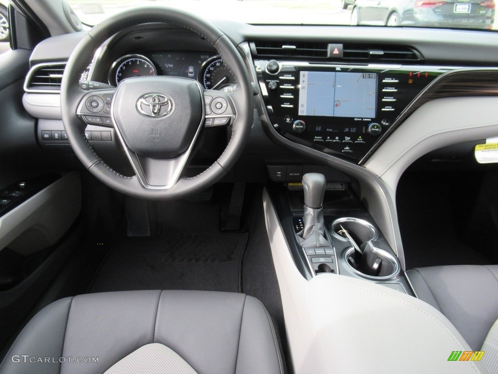 2019 Camry XLE - Celestial Silver Metallic / Ash photo #14