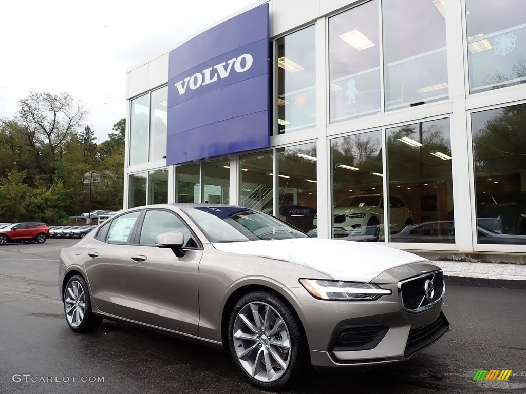 Pebble Gray Metallic 2020 Volvo S60 T6 AWD Momentum Exterior Photo #135658006