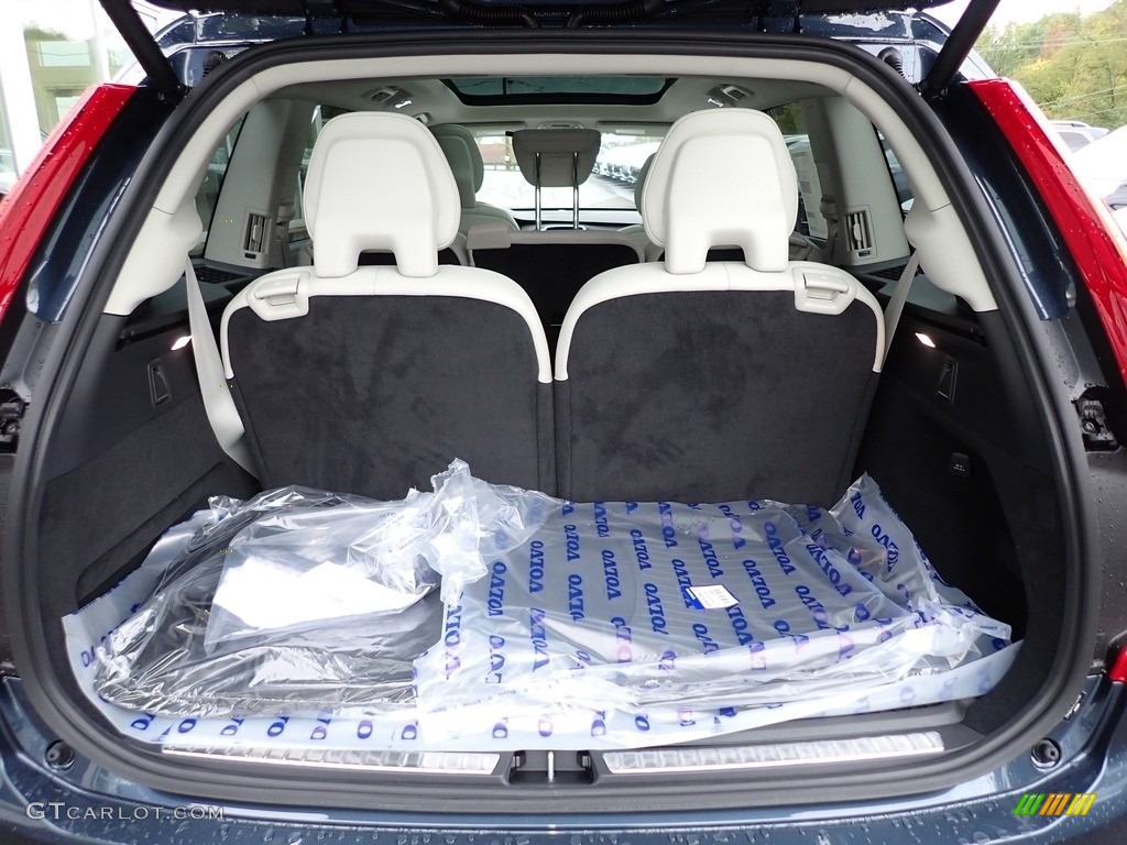 2020 Volvo XC90 T5 AWD Momentum Trunk Photo #135659901