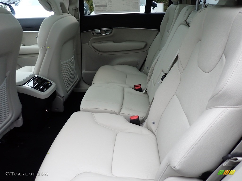 Blond Interior 2020 Volvo XC90 T5 AWD Momentum Photo #135660042