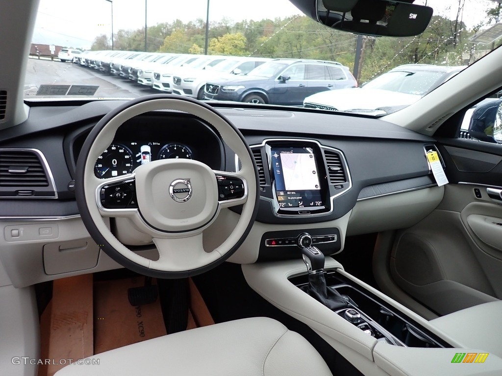 Blond Interior 2020 Volvo XC90 T5 AWD Momentum Photo #135660075