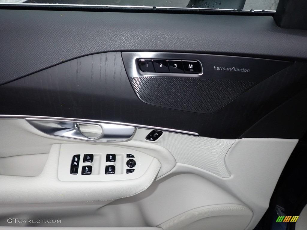 2020 Volvo XC90 T5 AWD Momentum Blond Door Panel Photo #135660093