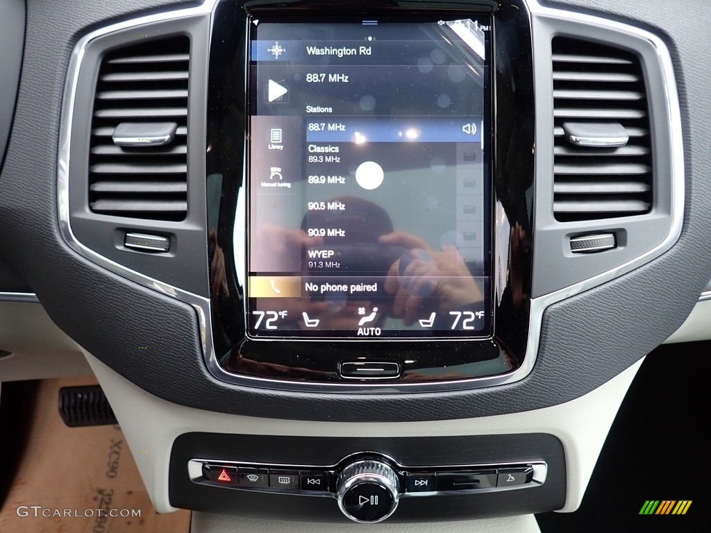 2020 Volvo XC90 T5 AWD Momentum Controls Photo #135660219