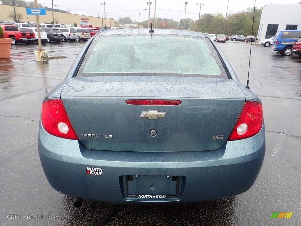 2009 Cobalt LS Sedan - Silver Moss Metallic / Gray photo #6