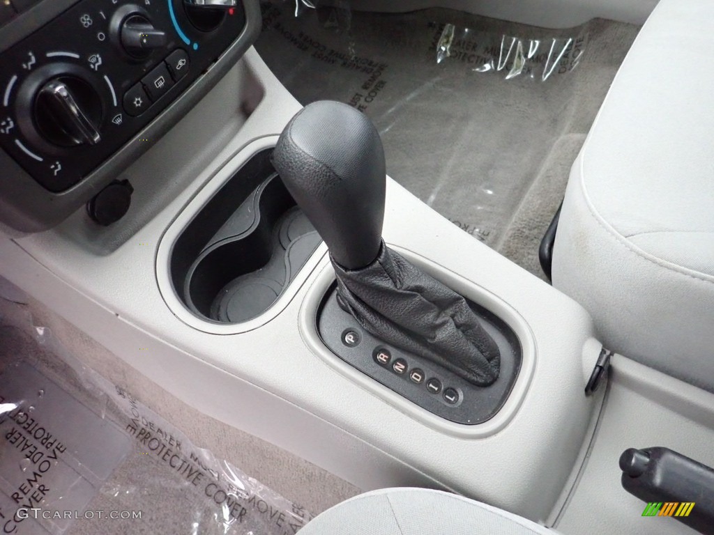 2009 Cobalt LS Sedan - Silver Moss Metallic / Gray photo #25
