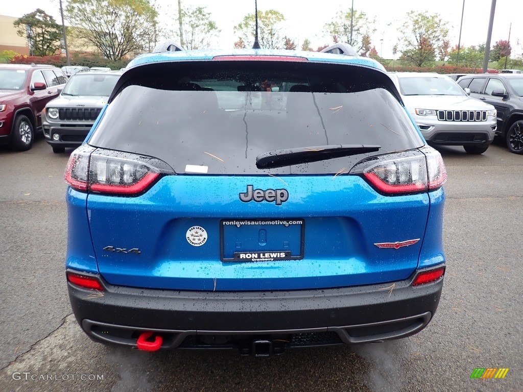 2020 Cherokee Trailhawk 4x4 - Hydro Blue Pearl / Black photo #4