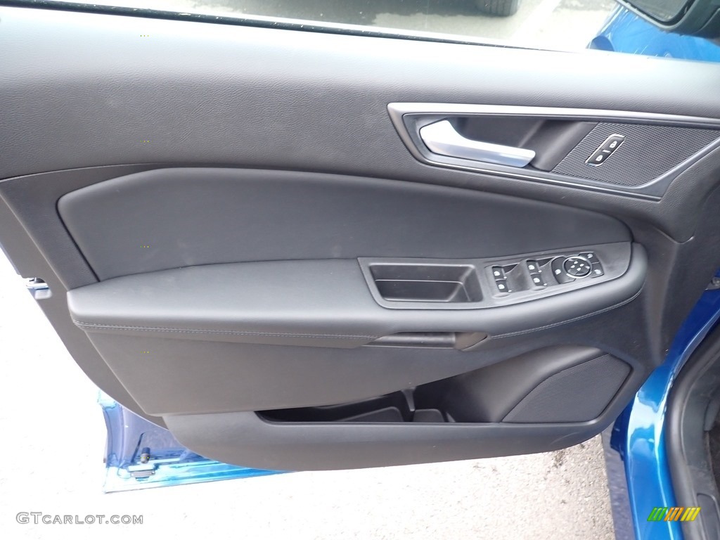 2020 Ford Edge SE AWD Ebony Door Panel Photo #135674250