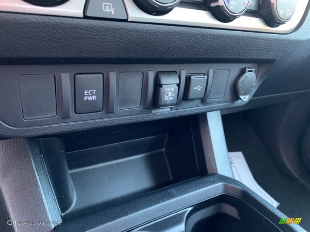 2020 Tacoma SR5 Double Cab 4x4 - Silver Sky Metallic / Black photo #22