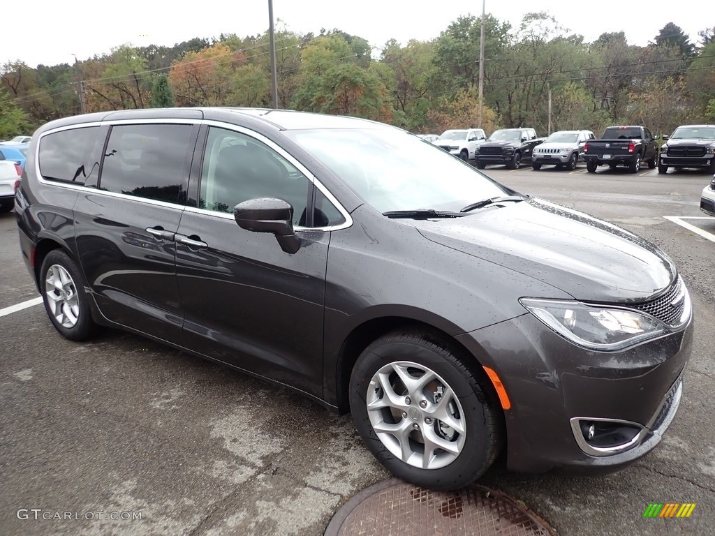 Granite Crystal Metallic 2020 Chrysler Pacifica Touring Exterior Photo #135675324