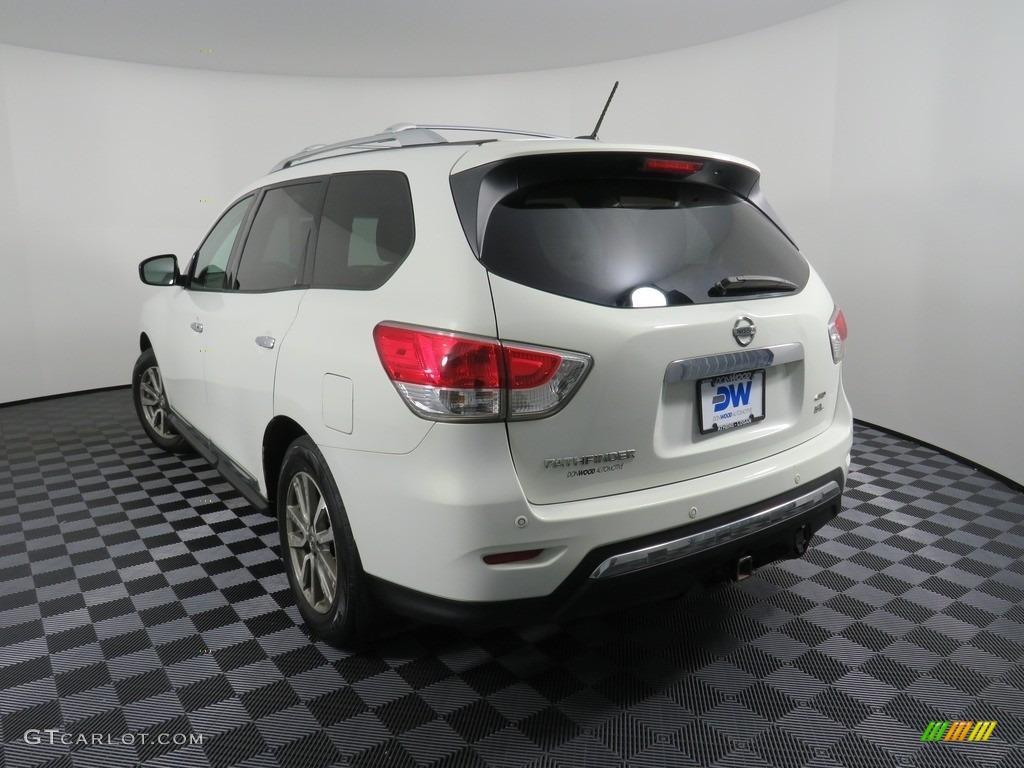 2013 Pathfinder SL 4x4 - Moonlight White / Almond photo #13