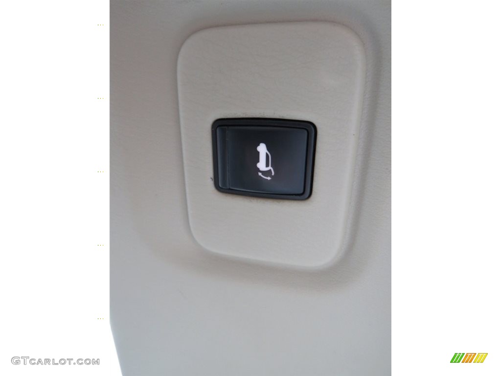 2013 Pathfinder SL 4x4 - Moonlight White / Almond photo #19