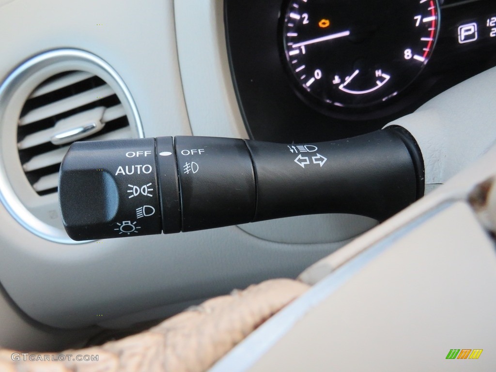 2013 Pathfinder SL 4x4 - Moonlight White / Almond photo #27