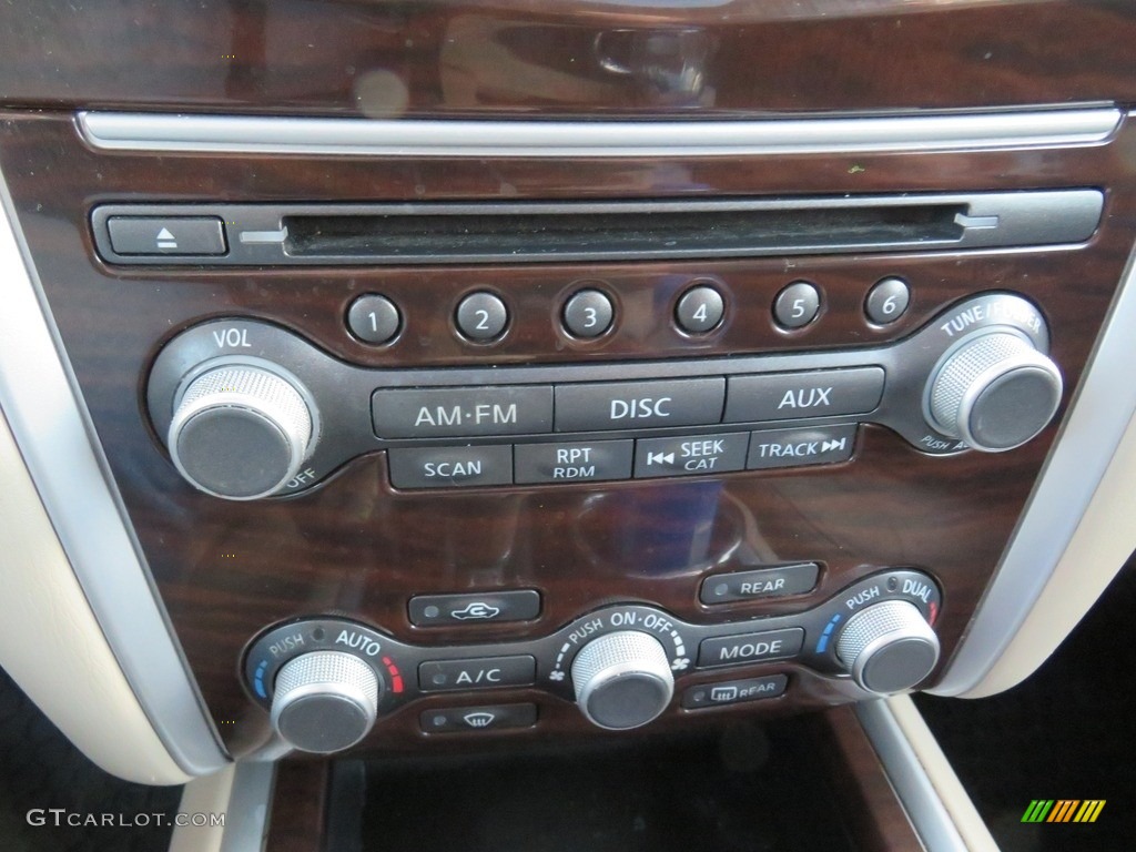 2013 Pathfinder SL 4x4 - Moonlight White / Almond photo #32