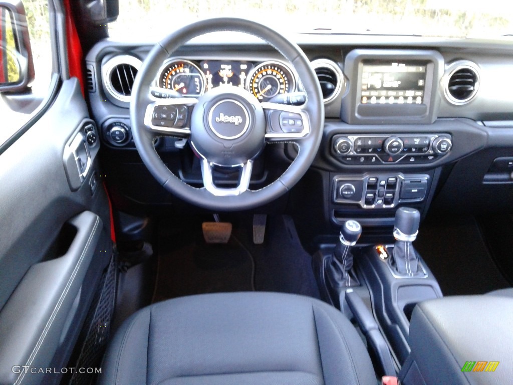 2020 Jeep Gladiator Overland 4x4 Black Dashboard Photo #135680178