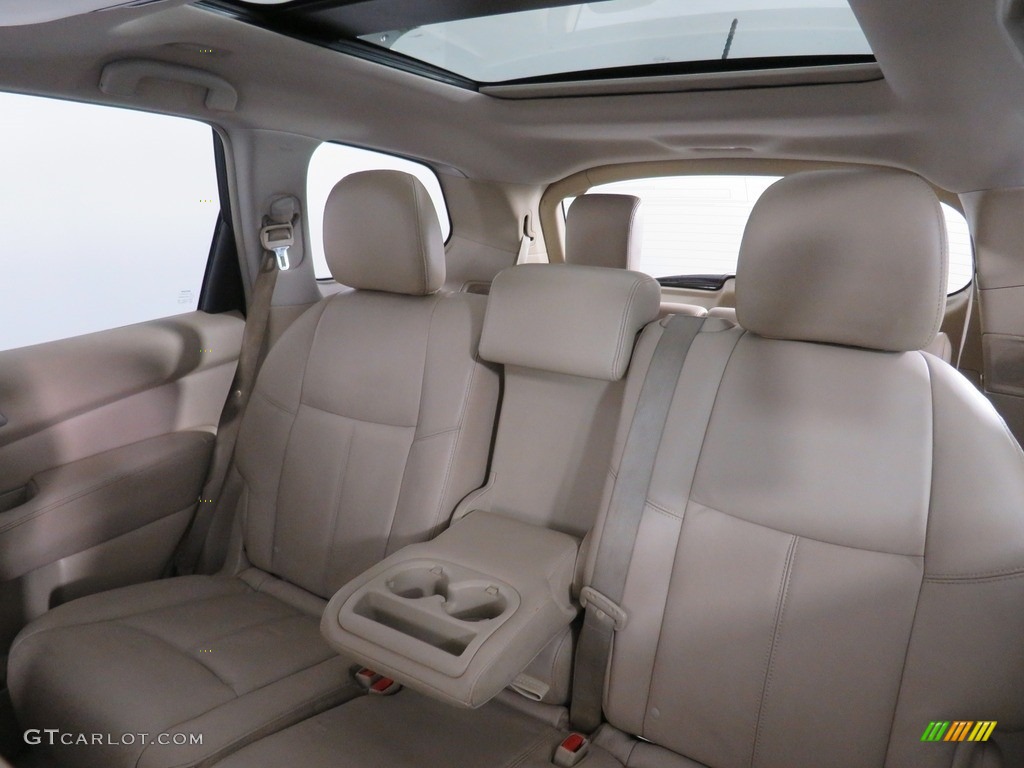 2013 Pathfinder SL 4x4 - Moonlight White / Almond photo #38