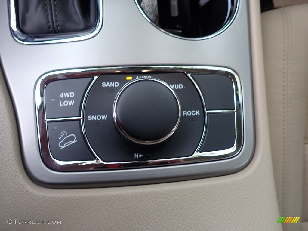 2020 Jeep Grand Cherokee Limited 4x4 Controls Photo #135680787