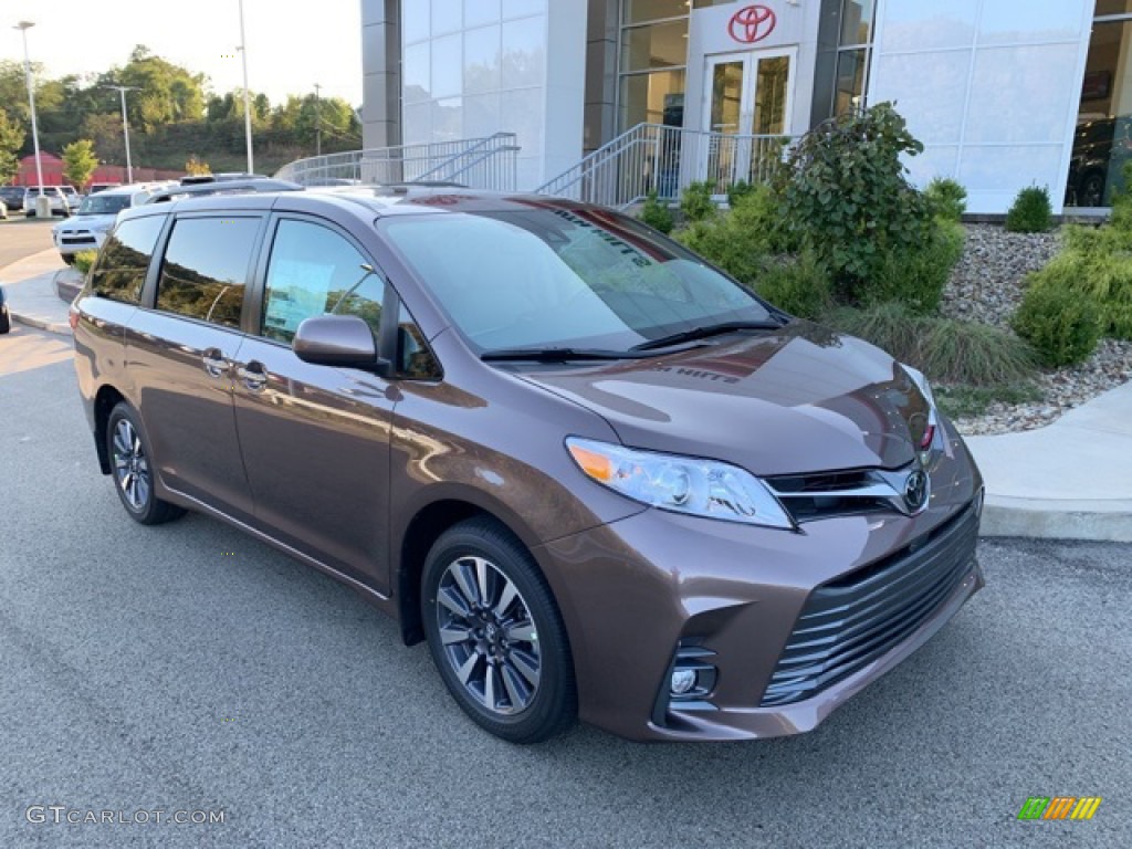 Toasted Walnut Pearl Toyota Sienna