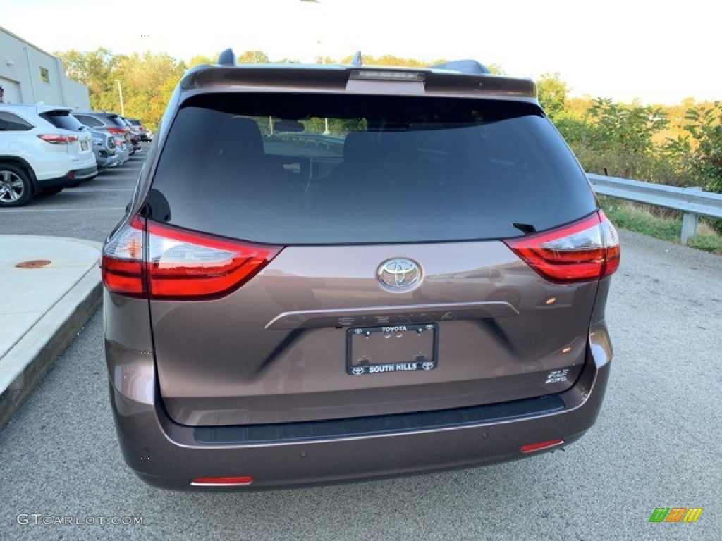 2020 Sienna XLE AWD - Toasted Walnut Pearl / Ash photo #10