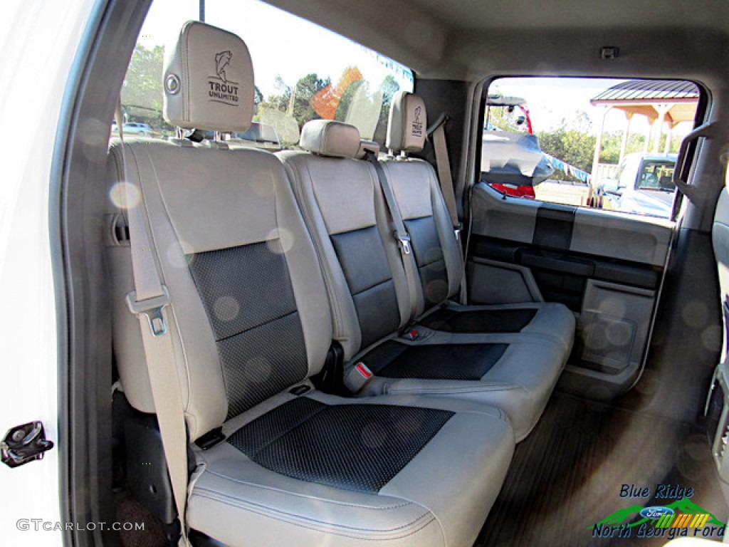 2016 F150 XL SuperCrew 4x4 - Oxford White / Medium Earth Gray photo #12