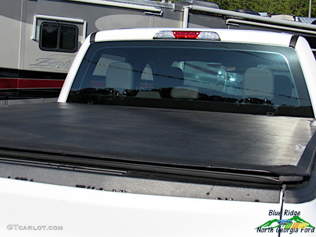 2016 F150 XL SuperCrew 4x4 - Oxford White / Medium Earth Gray photo #14
