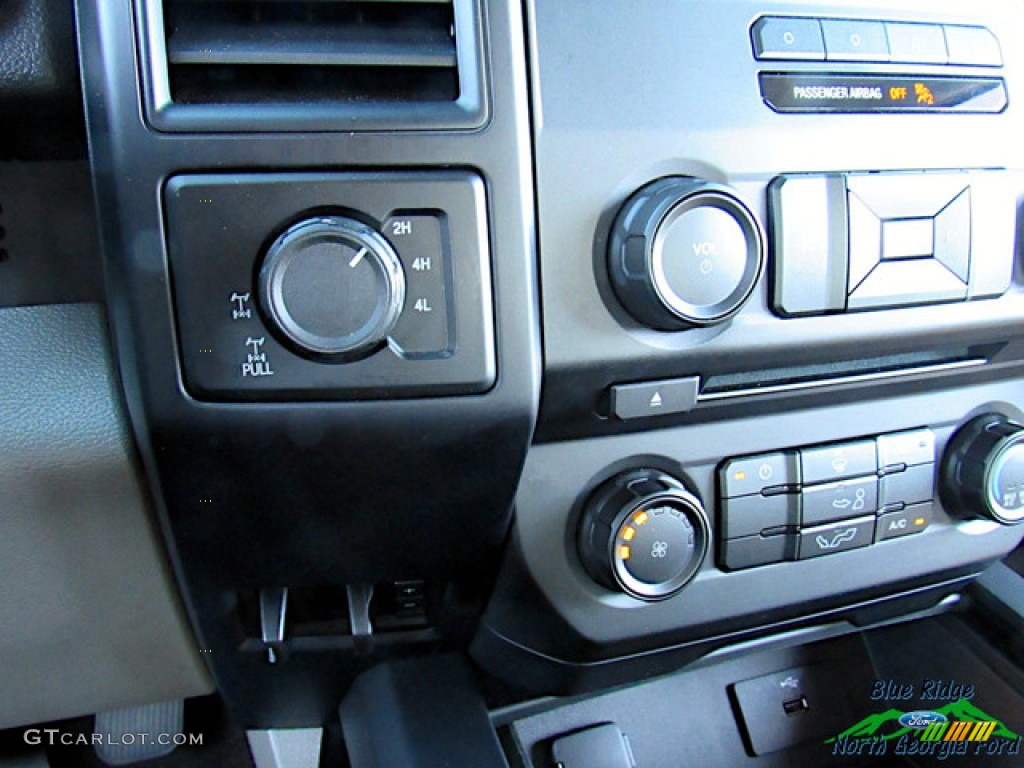 2016 F150 XL SuperCrew 4x4 - Oxford White / Medium Earth Gray photo #25
