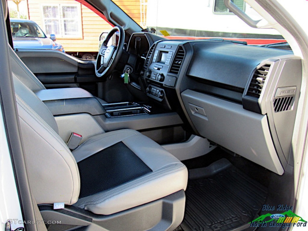 2016 F150 XL SuperCrew 4x4 - Oxford White / Medium Earth Gray photo #31