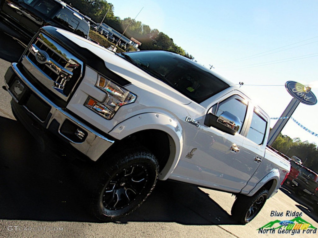 2016 F150 XL SuperCrew 4x4 - Oxford White / Medium Earth Gray photo #33