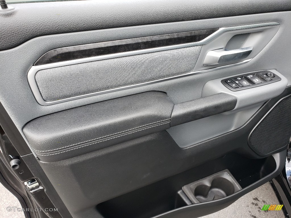 2020 1500 Big Horn Crew Cab 4x4 - Diamond Black Crystal Pearl / Black/Diesel Gray photo #8
