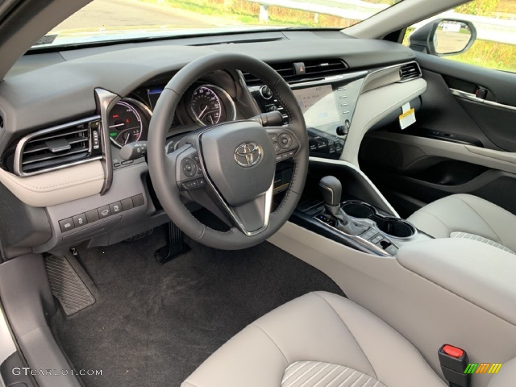 Ash Interior 2020 Toyota Camry Hybrid SE Photo #135686649
