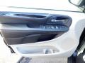 Black Onyx Crystal Pearl - Grand Caravan SXT Photo No. 15