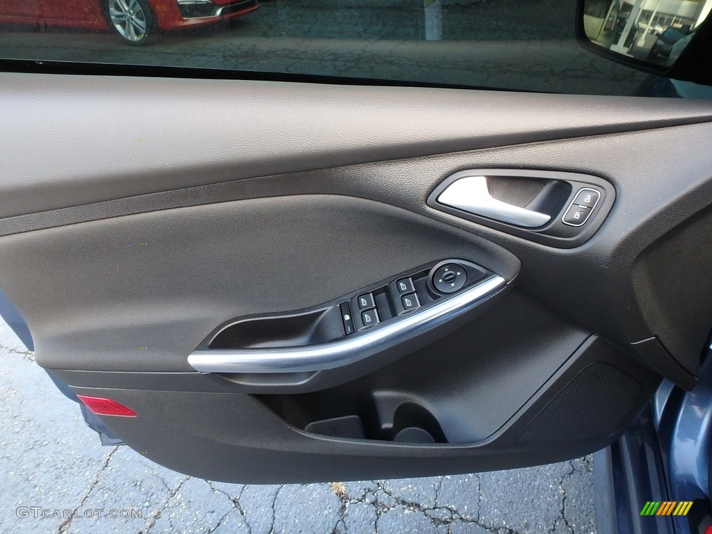 2018 Ford Focus ST Hatch Charcoal Black Door Panel Photo #135696816
