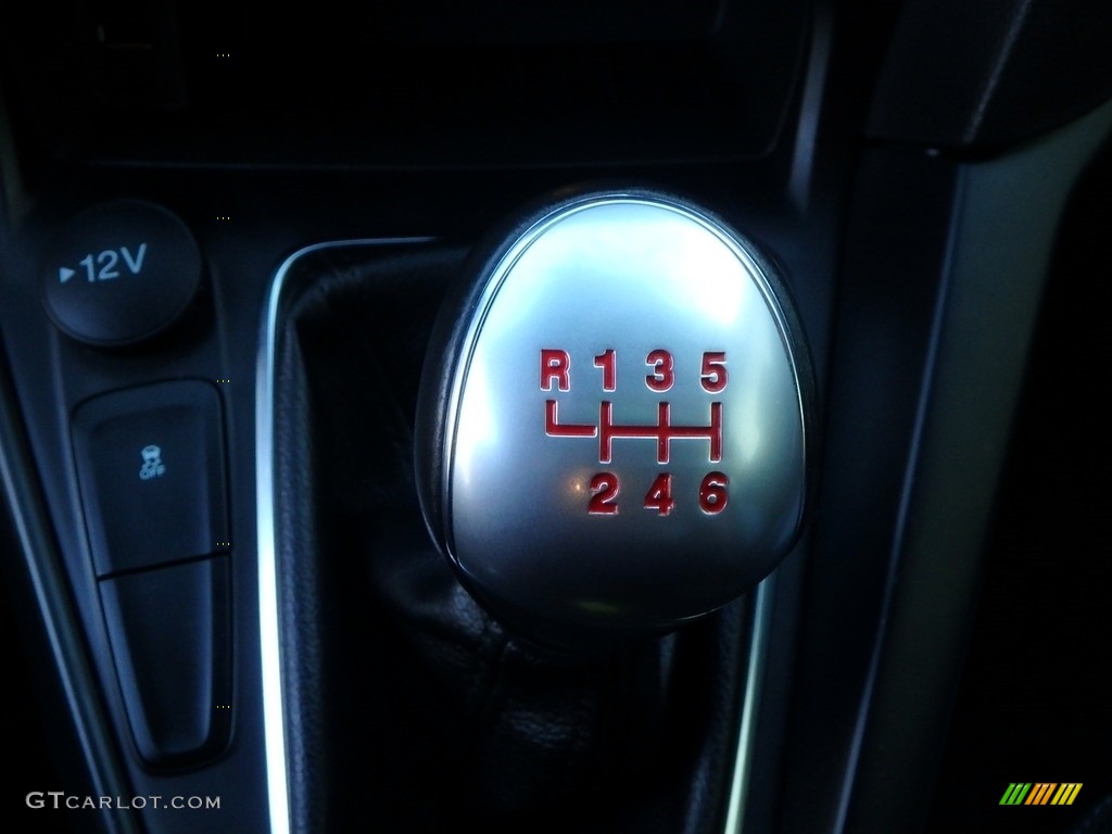 2018 Ford Focus ST Hatch Transmission Photos