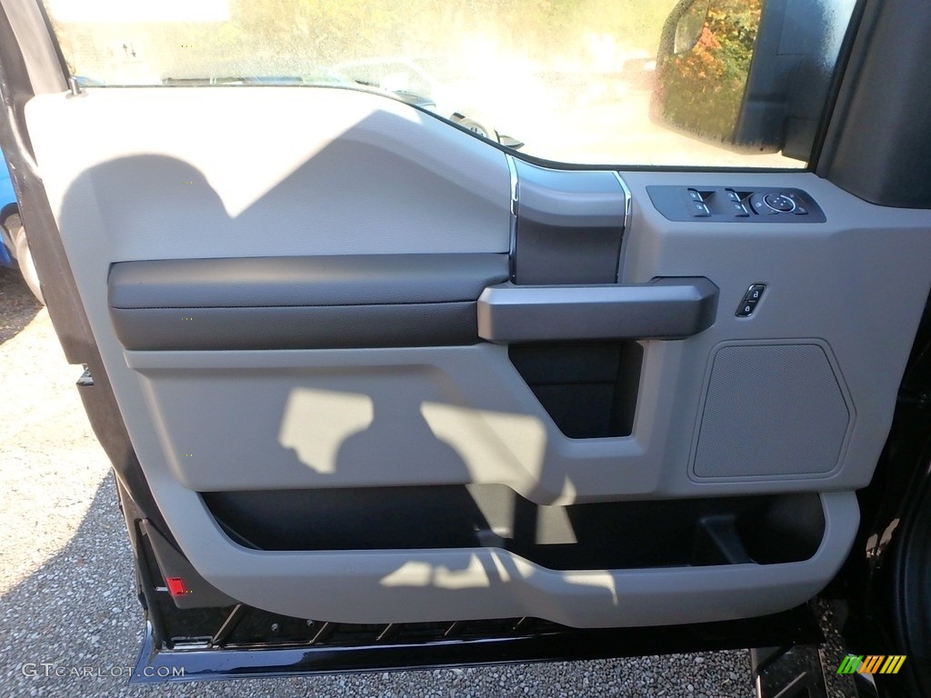 2020 Ford F150 XLT SuperCab 4x4 Medium Earth Gray Door Panel Photo #135698850