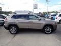 2019 Light Brownstone Pearl Jeep Cherokee Latitude Plus 4x4  photo #6