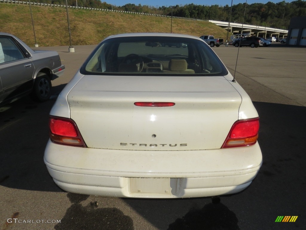 2000 Stratus SE - Black / Silver Fern photo #11
