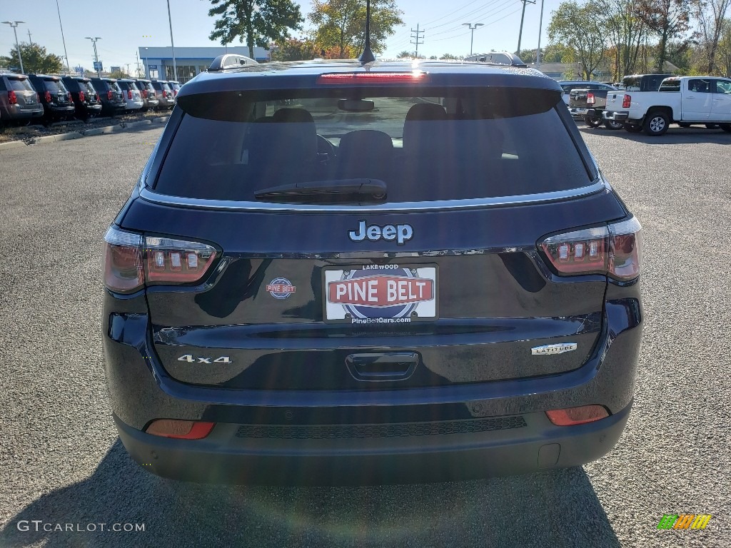 2020 Compass Latitude 4x4 - Jazz Blue Pearl / Ski Gray/Black photo #5