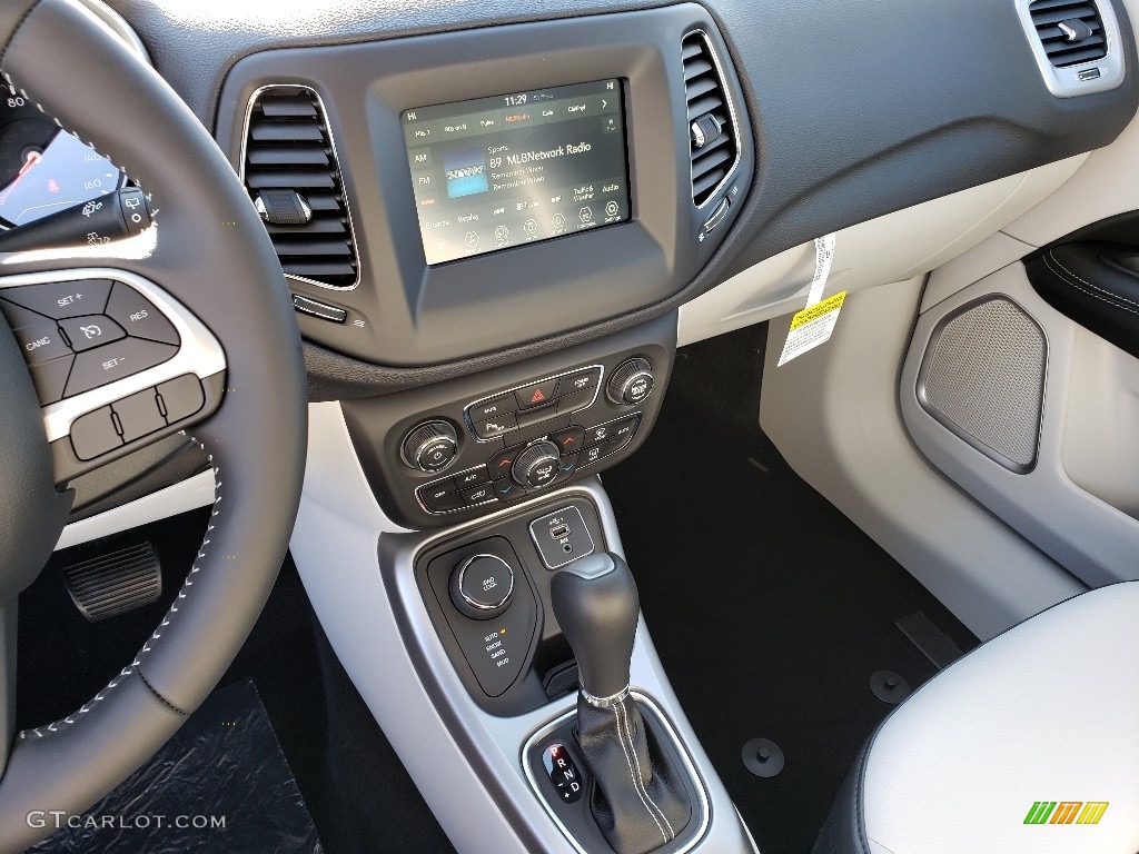 2020 Compass Latitude 4x4 - Jazz Blue Pearl / Ski Gray/Black photo #10