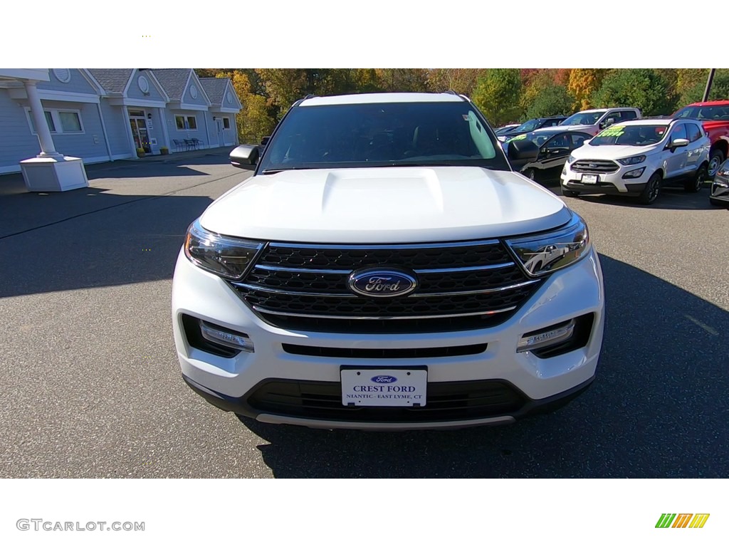 2020 Explorer XLT 4WD - Oxford White / Ebony photo #2