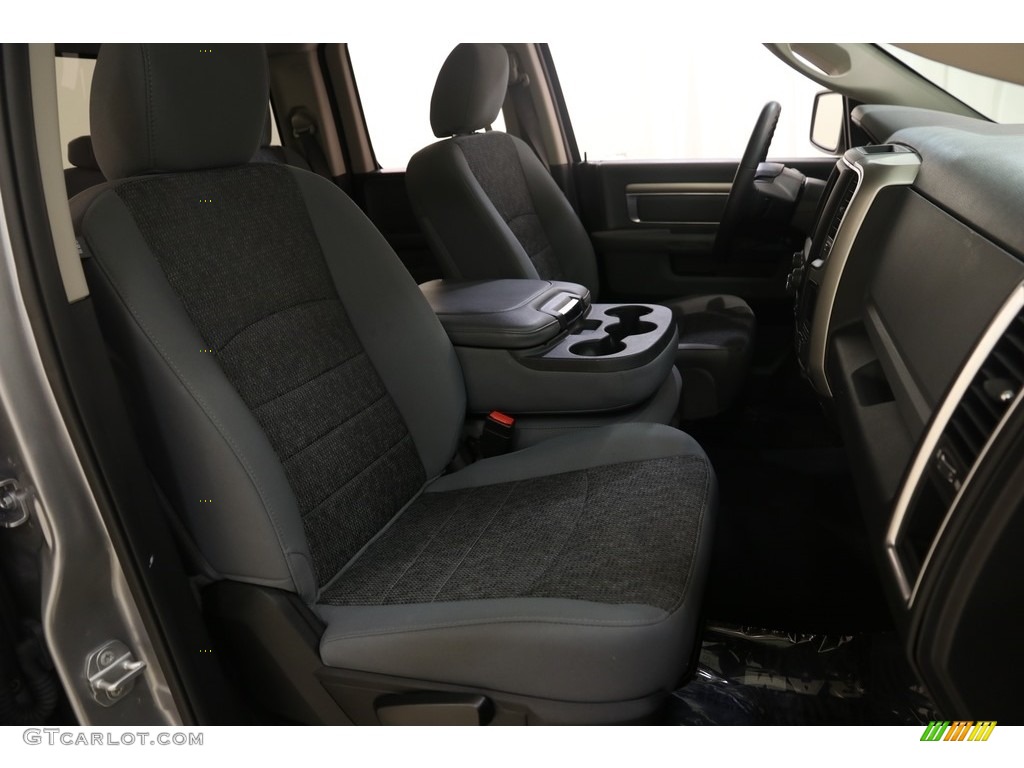 2019 1500 Classic SLT Quad Cab 4x4 - Billett Silver Metallic / Black/Diesel Gray photo #18