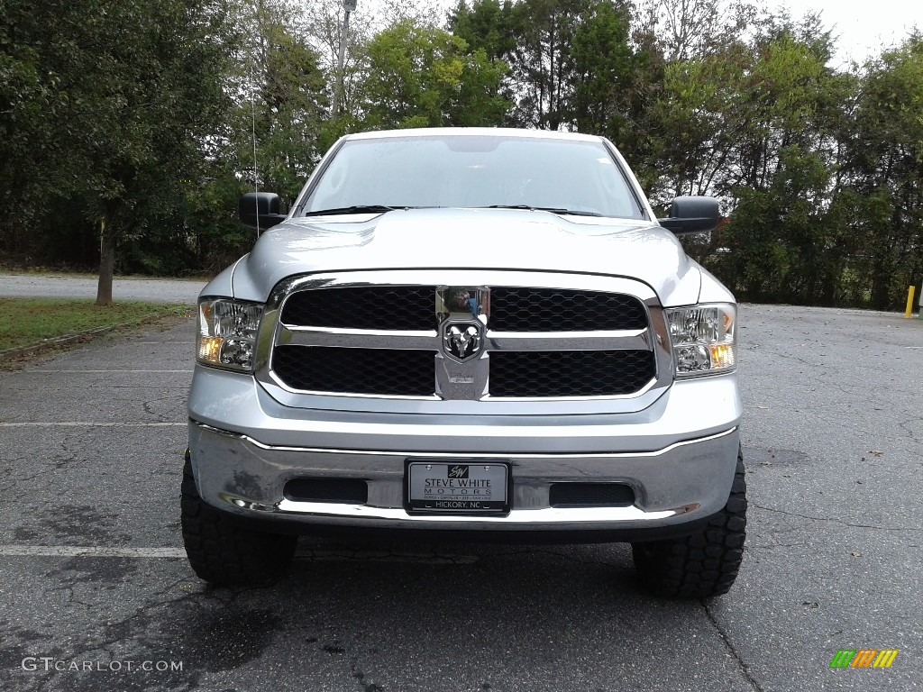 2018 1500 Big Horn Crew Cab 4x4 - Bright Silver Metallic / Black/Diesel Gray photo #3